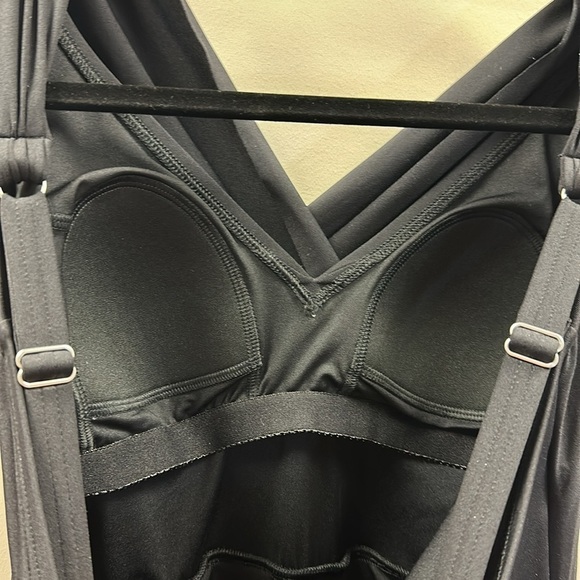Lands’ End Women’s Black One Piece Wrap Style Swim Dress Adjustable Straps Sz 4 - Picture 7 of 8